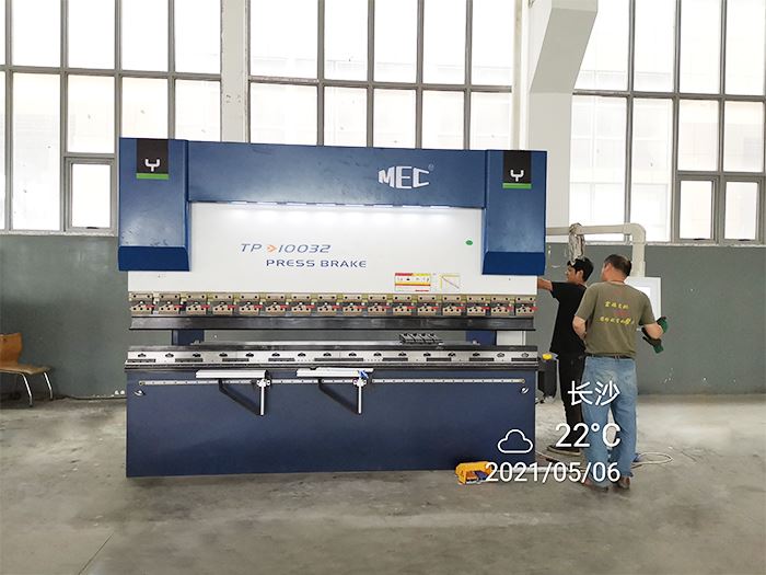 重庆长沙100/3200数控折弯机厨具行业应用案例